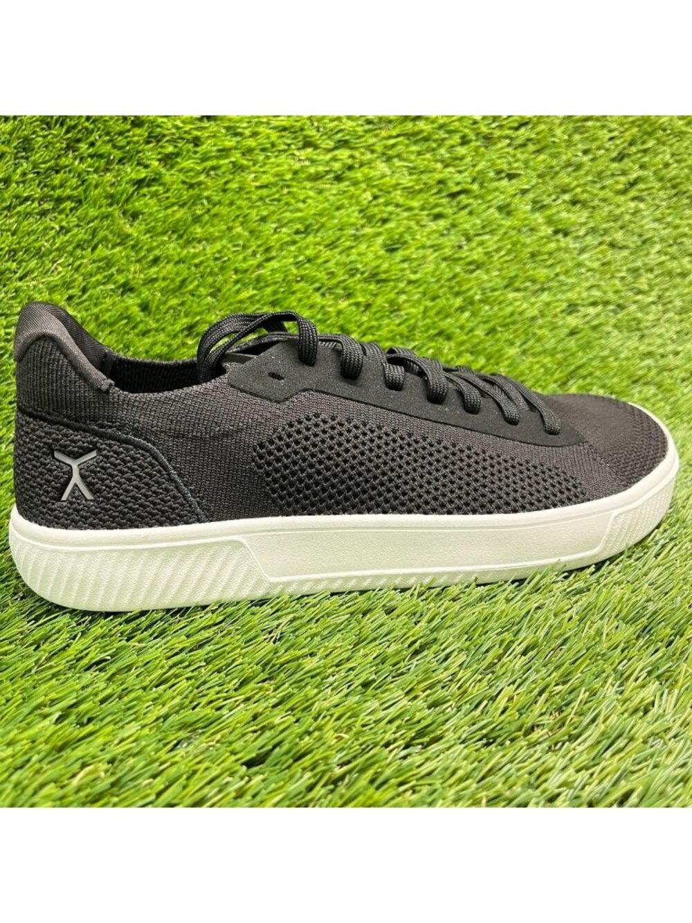 Flux Footwear Adapt Trainer Black Mens Size 9 Womens Size 10.5 Athletic Shoes